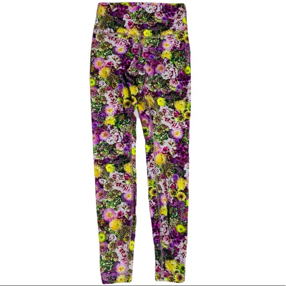 Lululemon inflorescent multi nulux. Floral Size 6